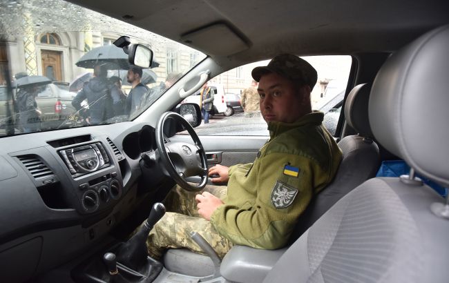 В Украине для военных временно изменят правила регистрации авто
