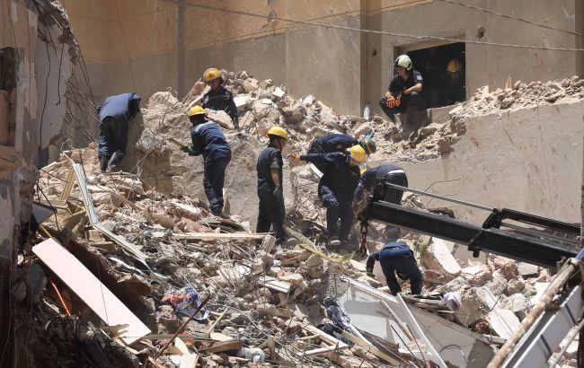 У Єгипті рухнула багатоповерхівка. Під завалами шукають десятки людей