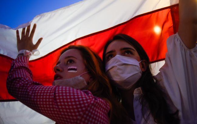 Протесты против Лукашенко: лозунг "Жыве Беларусь" могут приравнять к нацистской символике