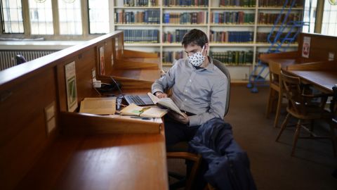 В Украине учеников освободили от составления ДПА в этом году