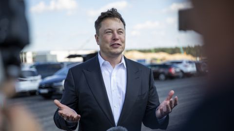 Маск пожертвував на благодійність 5,7 млрд доларів від продажу акцій Tesla