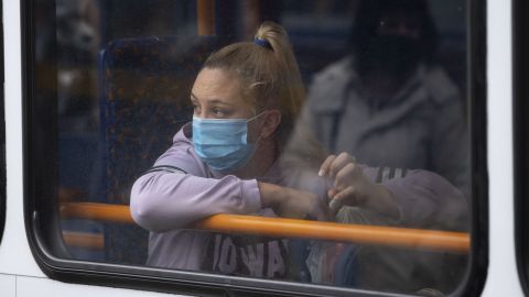 Данія передчасно скасувала масковий режим у громадському транспорті