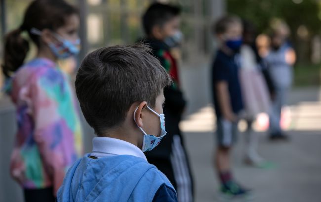 В Украине дети должны носить маски в общественных местах: с какого возраста