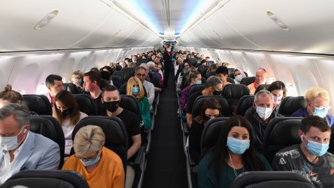 Почему лучше выбирать "худшее" место в самолете: этот секрет мало кто знает