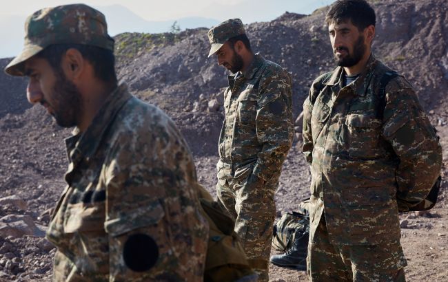 Вірменія та Азербайджан поновили бої на кордоні. Єреван запросив допомогу Росії