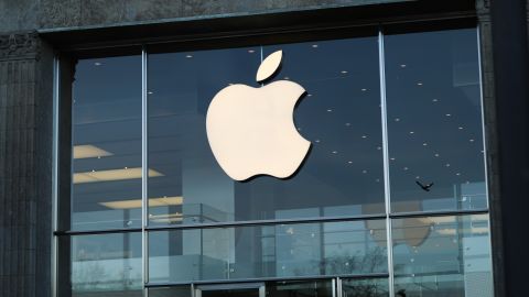 Капіталізація Apple вперше досягла 3 трлн доларів