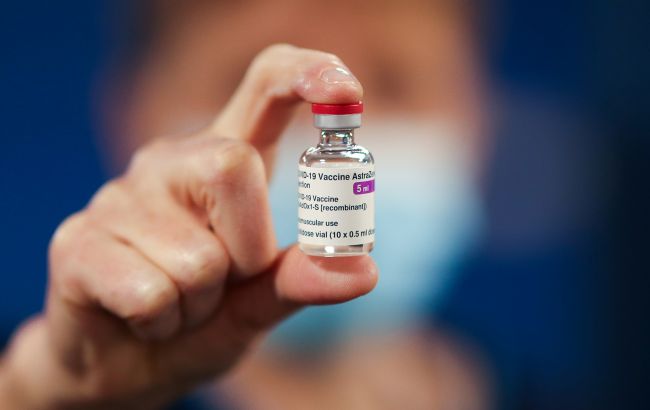В ЄС спростували зв'язок вакцини AstraZeneca з утворенням тромбів