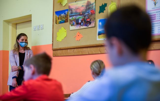Лише три школи Житомира зможуть повернутися до очного навчання після канікул