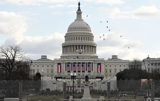 США избегут "шатдауна". Сенат одобрил временный бюджет