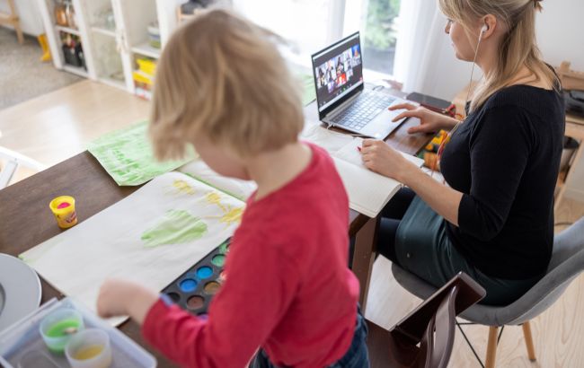 В Украине закупят ноутбуки для 60 000 учителей. Выделят почти миллиард гривен