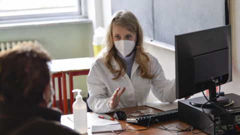 Медики, айтишники, военные: составлен рейтинг востребованности профессий в Украине