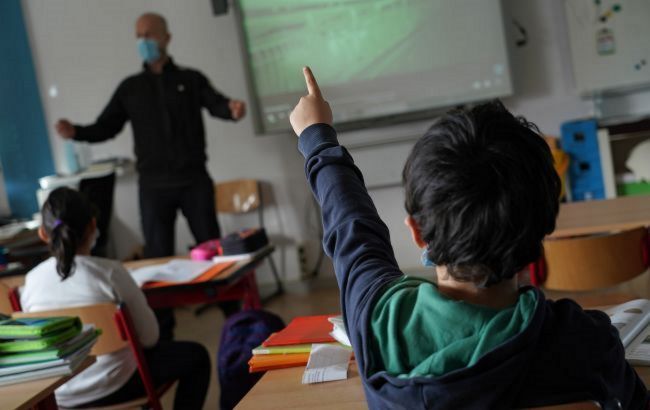 В Израиле непривитые учителя не смогут преподавать и получать зарплату
