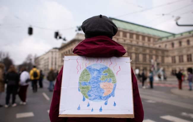 Це попередження для "Великої нафти": суд зобов'язав найбільшу компанію скоротити викиди