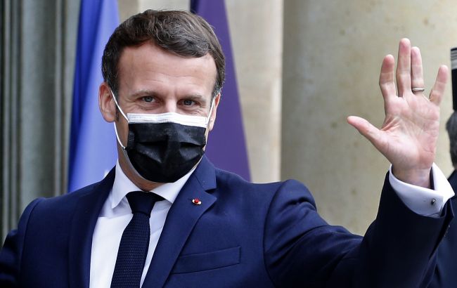 Макрон виступив за підтримку діалогу з Путіним