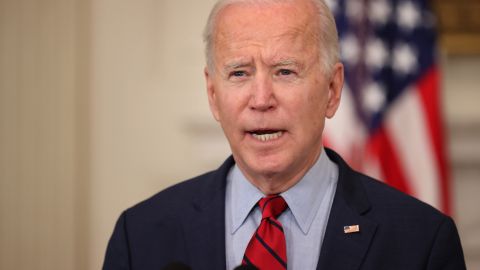 Байден предложил выплачивать по 100 долларов вакцинированным от COVID-19