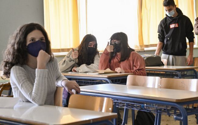 В Сумской области разрешили общинам самим решать, как будут работать школы