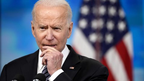 Байдена призвали остановить импорт российской нефти в США