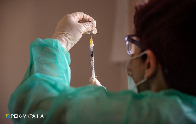 Вакцинация на базе МВЦ в Киеве: кто получит прививки и какие документы нужны