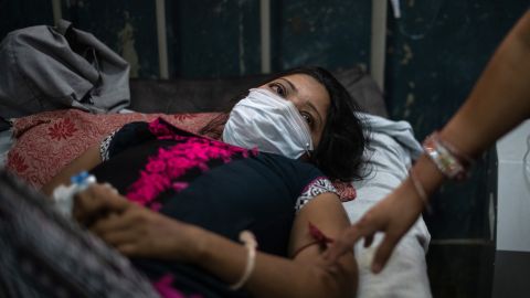 Виявлено новий вид коронавірусу Delta Plus. Він може бути стійким до вакцин