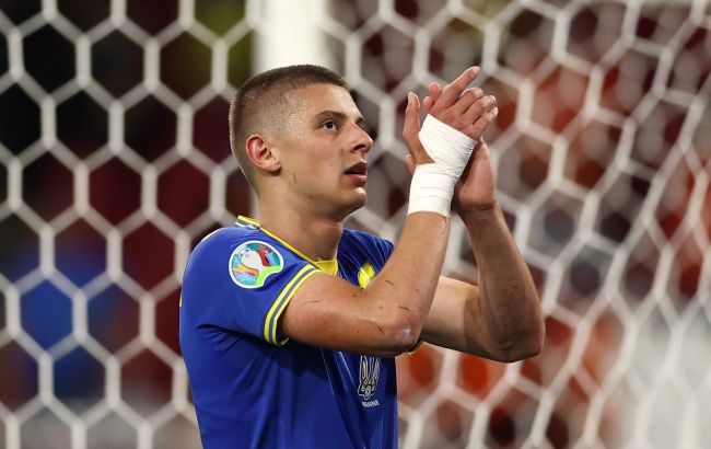 Защитник "Динамо" Миколенко официально перешел в "Эвертон"