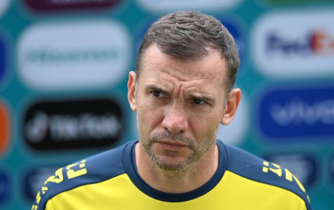 Шевченко йде на вибори без вибору: суперники беруть самовідвід, фани склали список завдань