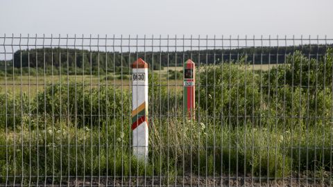 Взяли таблетки у людей в масках: дети нелегальных мигрантов доставлены в Литве в реанимацию