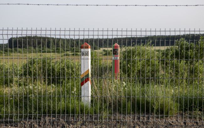 Правительство Литвы одобрило введение ЧП на границе с Беларусью
