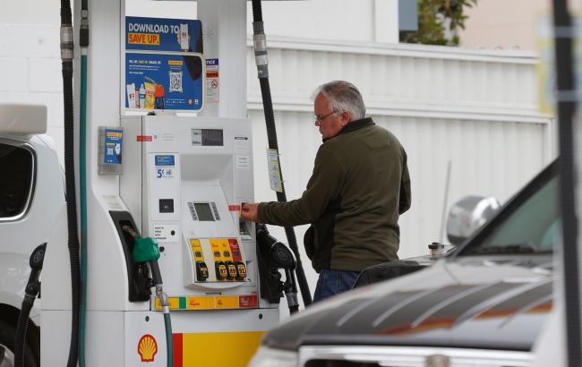 Бензин и дизель подорожали в Украине за последний месяц: цены на АЗС