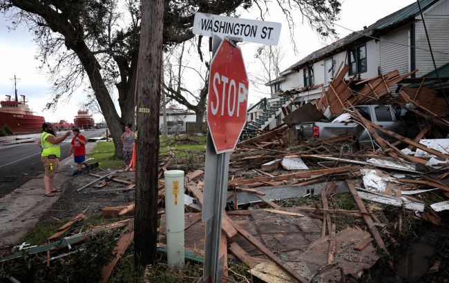 Ураган "Ида" унес жизни по меньшей мере восемнадцати человек, среди них 2-летний ребенок