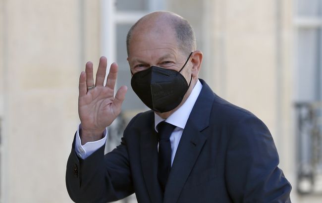 Контрактами передбачені долари або євро. Шольц відреагував на вимогу РФ платити за газ рублями