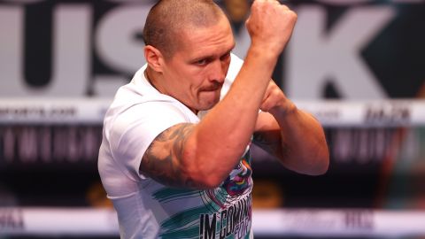 Усик &ndash; Джошуа. Украинец отреагировал на официальное объявление реванша