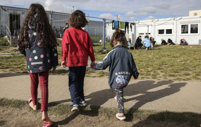 Підганяли пострілами: Білорусь насильно перекинула 500 мігрантів до кордону з Литвою