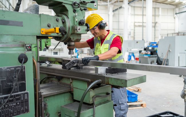 Нові правила для бізнесу: Кабмін уточнив, які підприємства є критично важливими