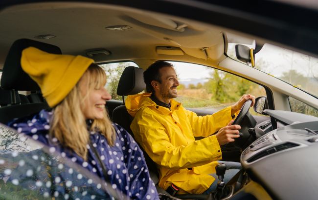 Як кермувати, коли авто зносить вітром: поради інструкторів