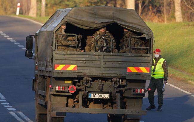 Миграционный кризис на польской границе. Британия отправит еще 140 военных инженеров