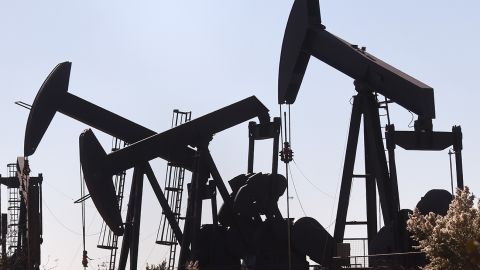 Ціни на нафту расту 30 травня в очікуванні ембарго на поставки з Росії |  РБК Украина