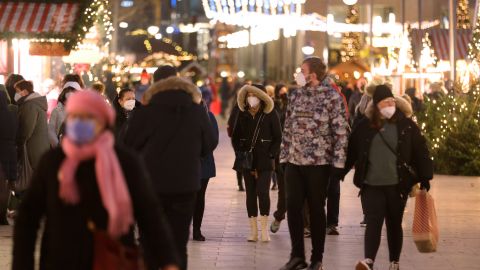 Німеччина посилює карантин, але скорочує час самоізоляції