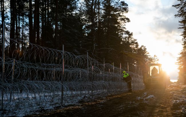 На кордоні з Білоруссю латвійським військовим погрожували озброєні люди в масках
