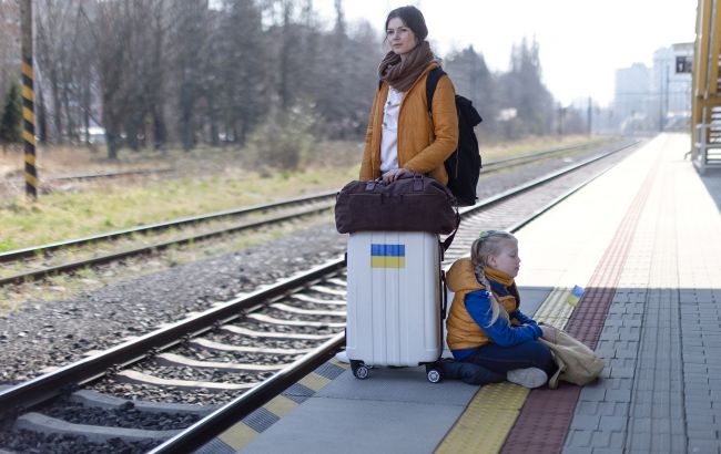 Когда украинкам могут отказать в выезде за границу: топ самых распространенных причин