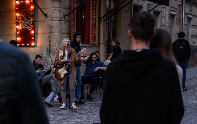 У Тернополі вуличним музикантам заборонили співати російською мовою