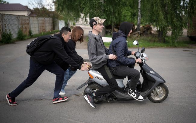 Желающих пересесть на мопеды и скутеры для экономии предупредили об огромных штрафах с конфискацией