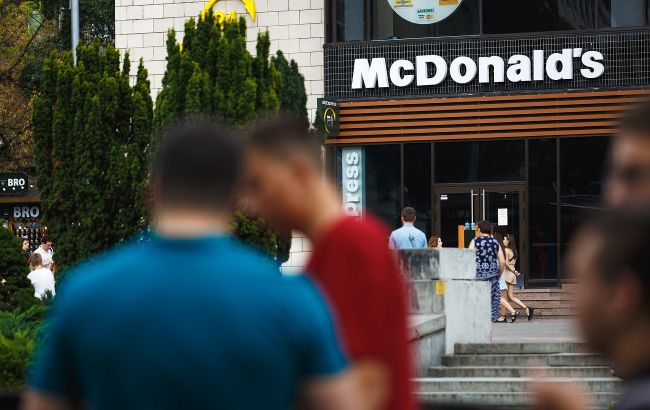 В Киеве рестораны McDonald's активно готовят к открытию: где и когда заработают "маки"