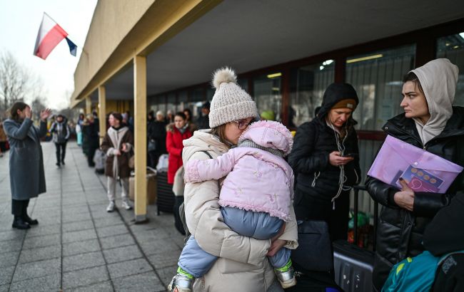 Українці у Польщі стурбовані закінченням допомоги: які пільги залишаться