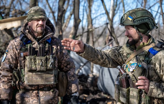 Точність артилерії. В ЗСУ показали знищення ворожих антен для розвідки