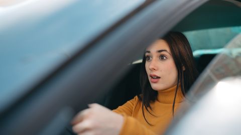 Як зупинити авто з електроручником і АКП, якщо відмовили гальма