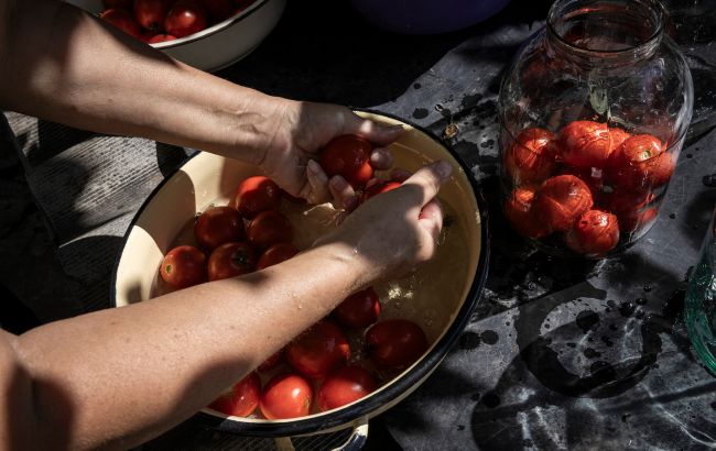 Помидоры на зиму без зелени: идеальный вариант быстрой консервации