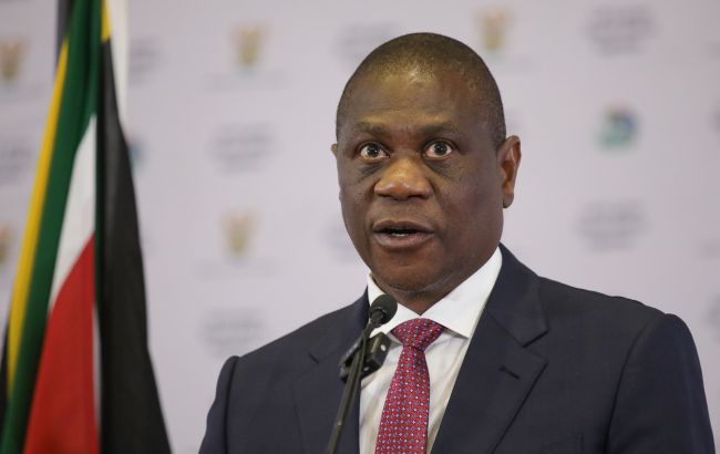 Главный пункт повестки дня саммита БРИКС - попытка снизить зависимость от доллара