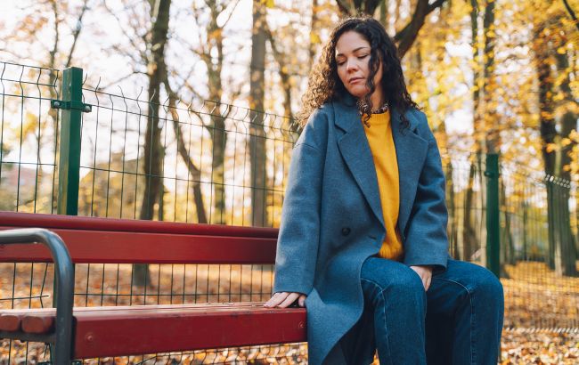 Комфорт замість щастя: чому дорослі люди уникають нових стосунків і стають одинаками