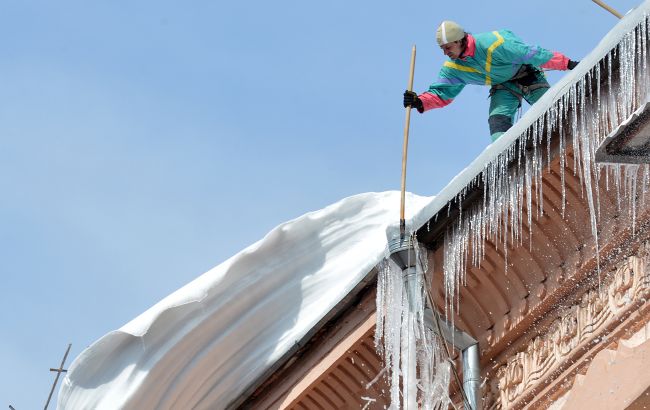 Сосульки могут убить: украинцев предупредили об опасности во время оттепели