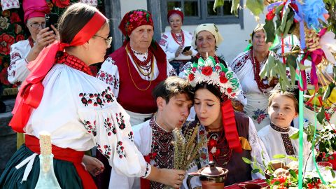 Осінні прикмети наших предків: як українці передбачали погоду, врожай і навіть весілля